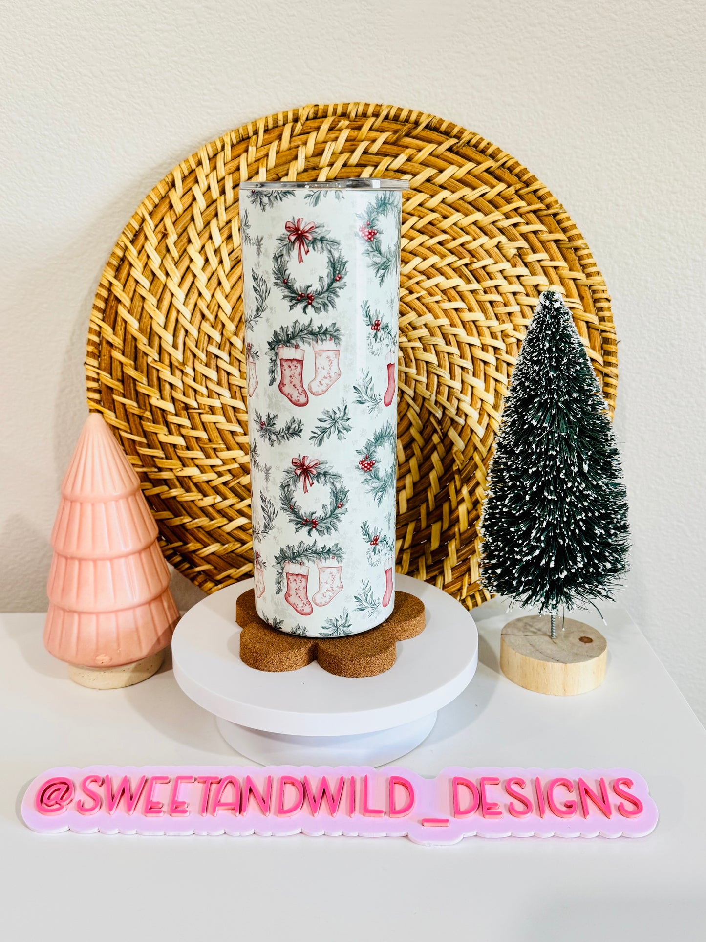Christmas Stockings & Wreaths 20oz Skinny Tumbler
